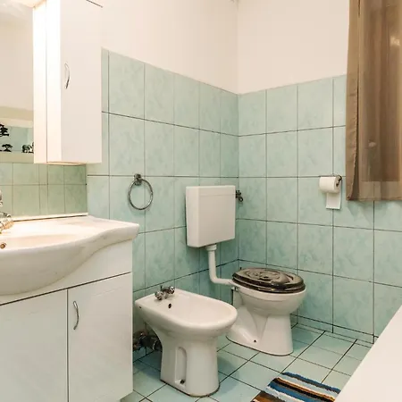 דירה Three-bedroom In Marcana Marčana