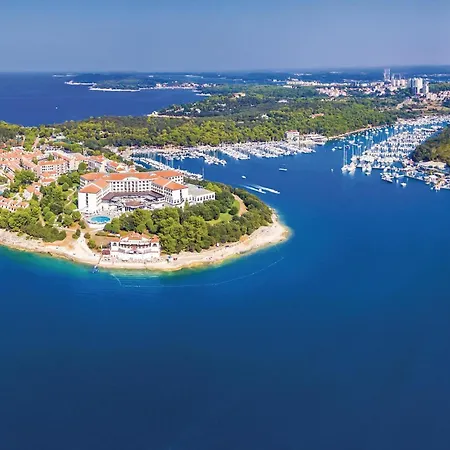 Three-bedroom In Marcana *