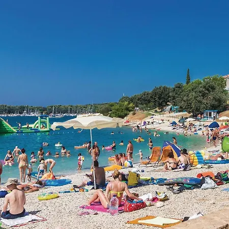 Three-bedroom In Marcana * Marčana