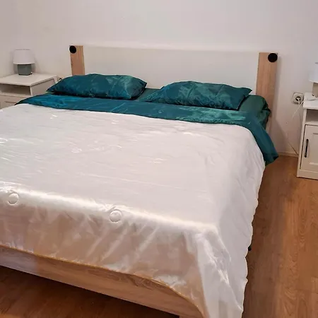 Three-bedroom In Marcana *