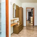 Three-bedroom In Apartman