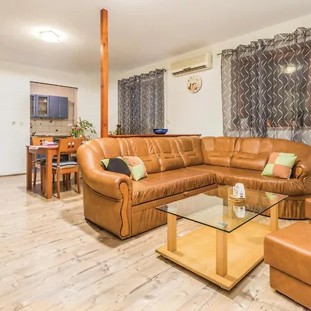 Apartament In Marcana With Wifi *