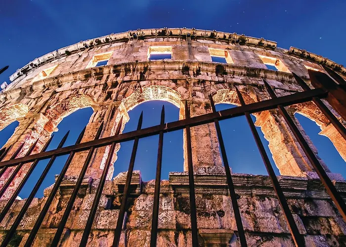 Three-bedroom In 아파트 Marčana