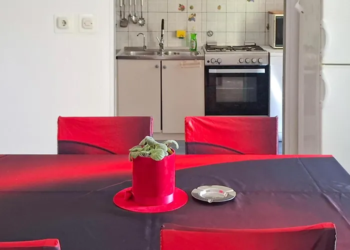 Three-bedroom In Apartmán Marčana